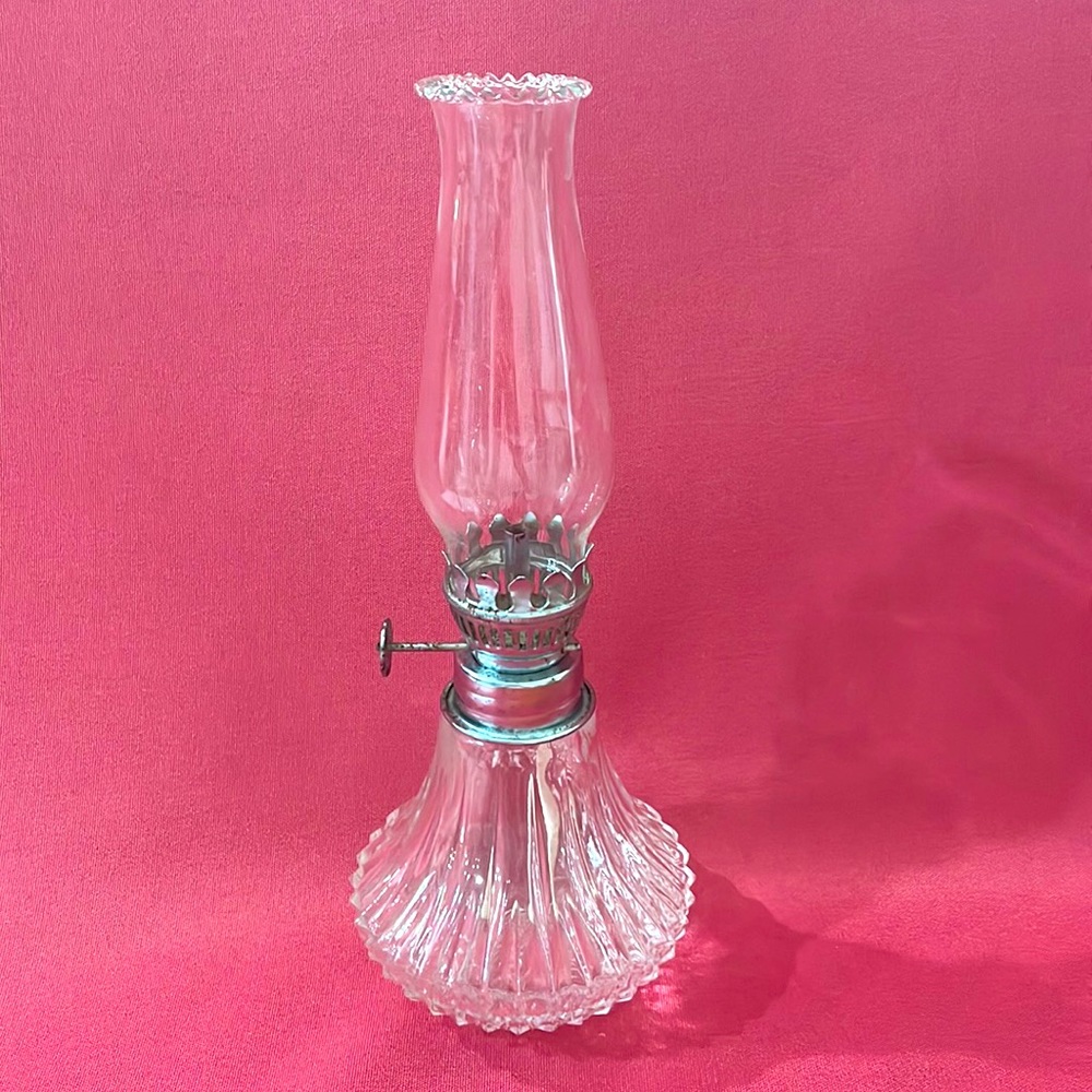 Vintage Lamplight Farms Oil Lamp - C1034